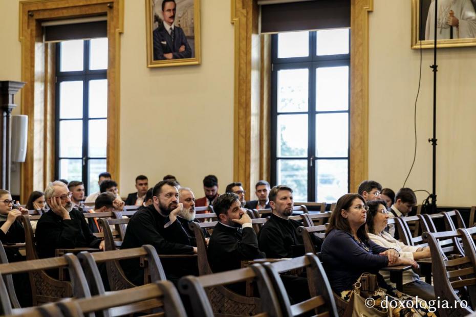 Dezbatere publică în cadrul IBMF - „Cântărețul bisericesc în actualitate” / Foto: Oana Nechifor