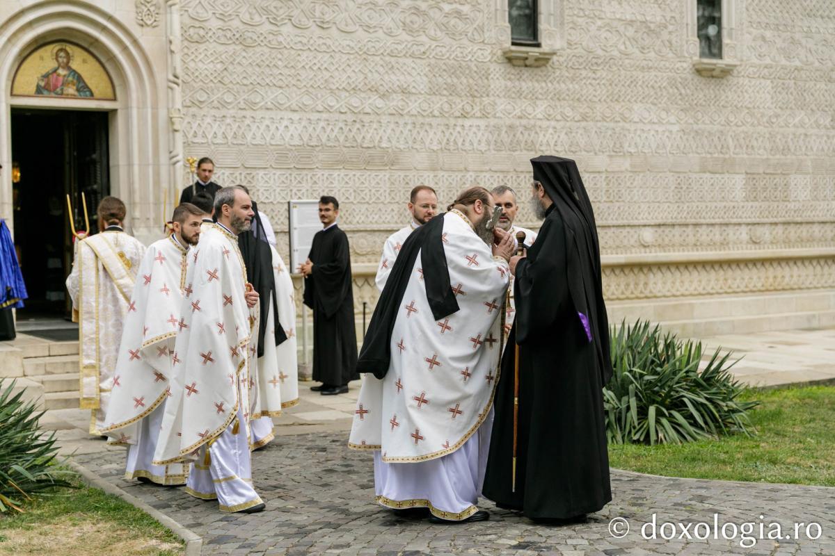 Liturghie Arhierească în debutul celei de-a șasea ediții a Festivalului de Muzică Bizantină de la Iași / Foto: pr. Silviu Cluci