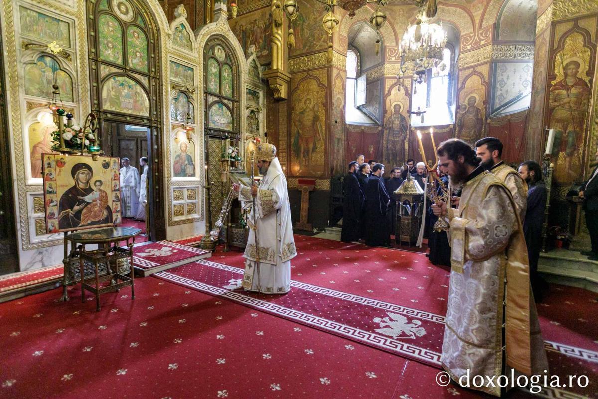 Liturghie Arhierească în debutul celei de-a șasea ediții a Festivalului de Muzică Bizantină de la Iași / Foto: pr. Silviu Cluci