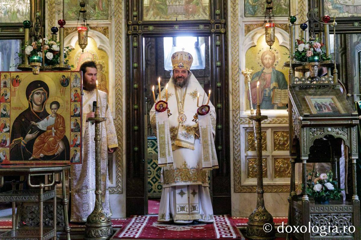Liturghie Arhierească în debutul celei de-a șasea ediții a Festivalului de Muzică Bizantină de la Iași / Foto: pr. Silviu Cluci