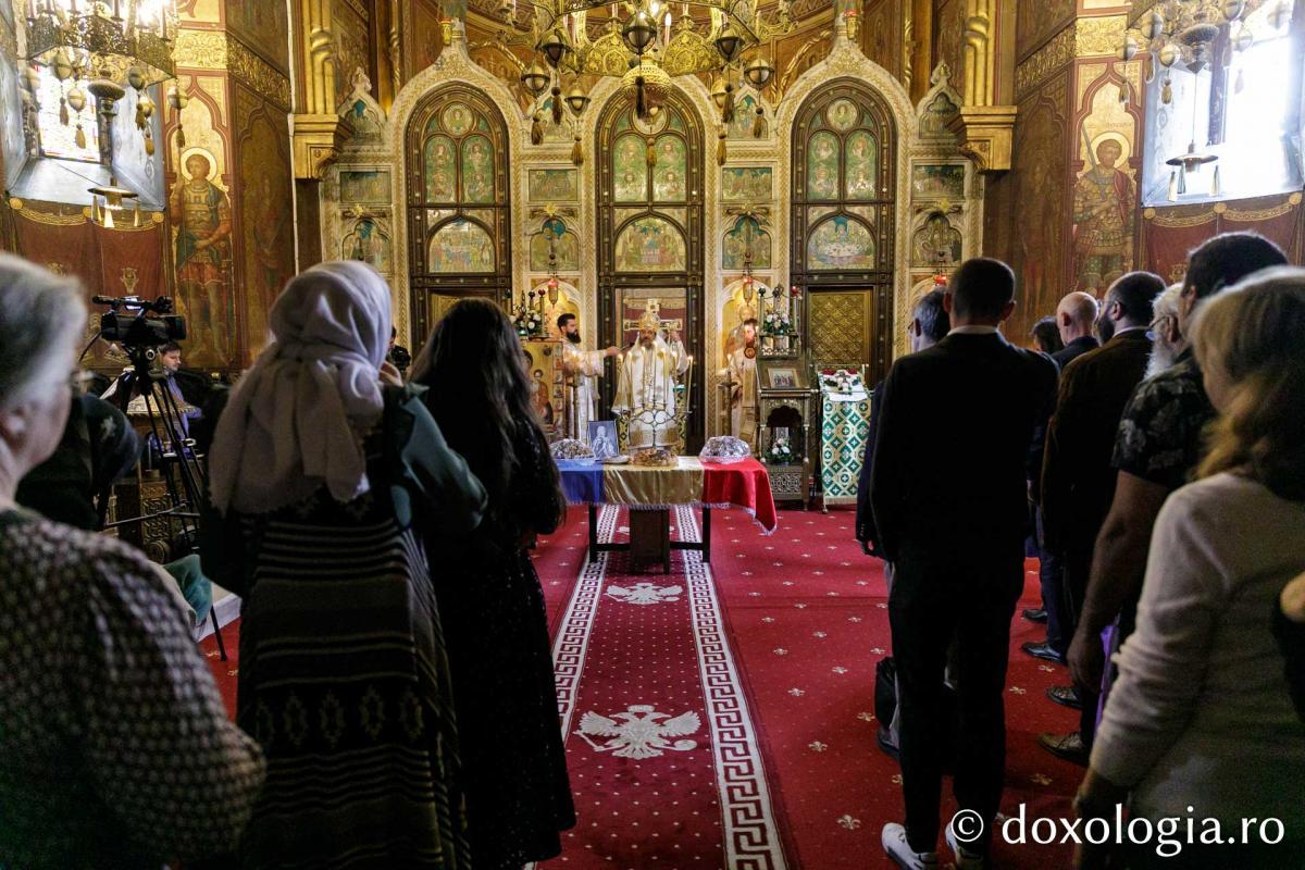 Liturghie Arhierească în debutul celei de-a șasea ediții a Festivalului de Muzică Bizantină de la Iași / Foto: pr. Silviu Cluci