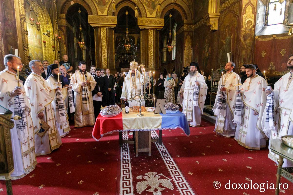 Liturghie Arhierească în debutul celei de-a șasea ediții a Festivalului de Muzică Bizantină de la Iași / Foto: pr. Silviu Cluci